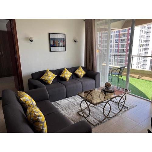 Cozy with amazing city skyline and infinity pool