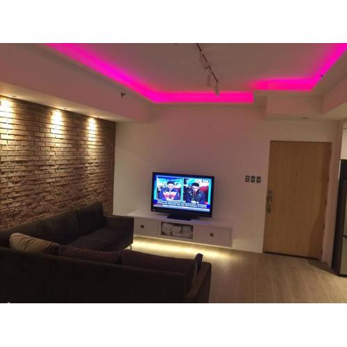 Cozy60sqm 1BR balcony/prking/Wifi/Ntflix near Mall