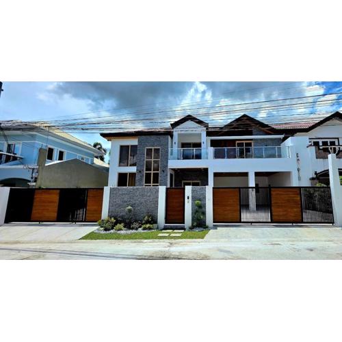 CozyNest Luxury Smart Pool Villa