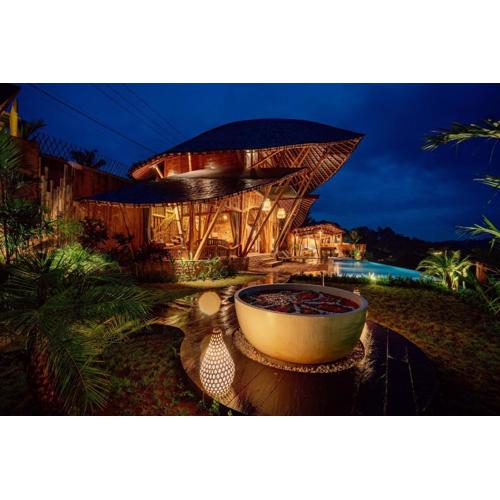 CR Tris Casa De Bambú - Bamboo House Bali