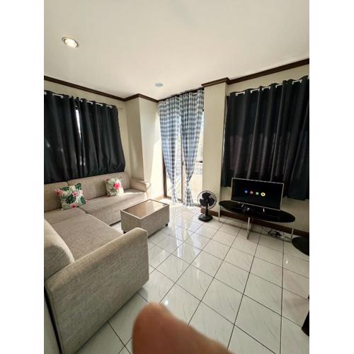 Cranberry's Place-near CONVENTION center