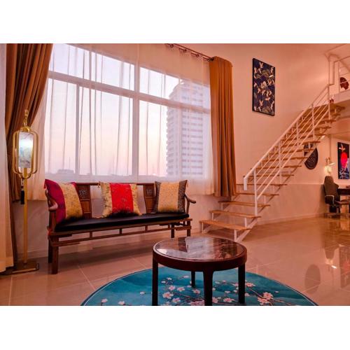 Crane nest 14 loft with views over Sathorn