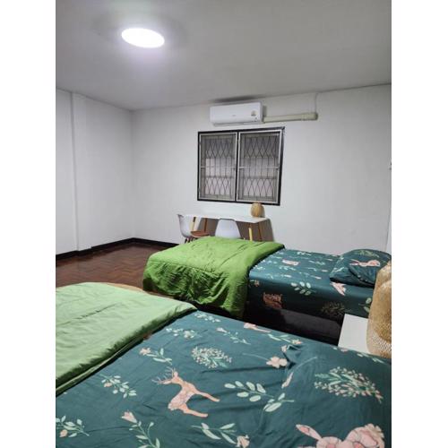 Creative Bangkok twin bed