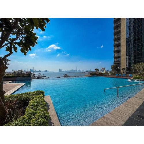 Creekside Vibes Chic Stay with City Views By ĀYA Boutique