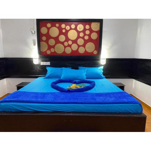 Crown Majesty - Arugambay