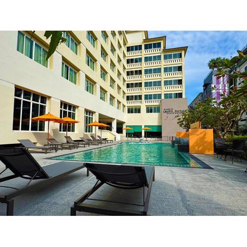 Crown Pattaya Beach Hotel