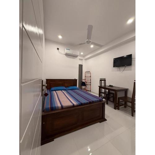 CROWN PLAZA Open Door