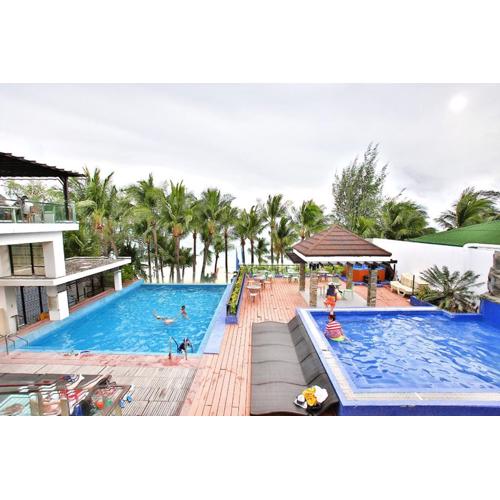 Crown Regency Beach Resort