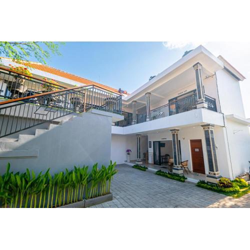 Crystal Flow Guest House & Apartment Canggu