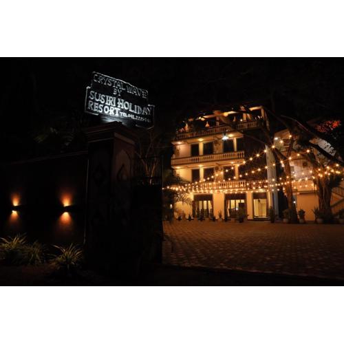 Crystal Wave Holiday Resort Polhena