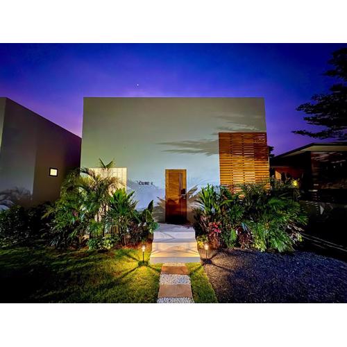 CUBE Villas Cozy retreat with Salt Pool in Priv Garden and Soft bed