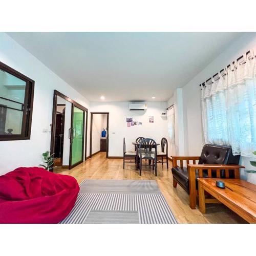 Cute House in Local Area, near CMU