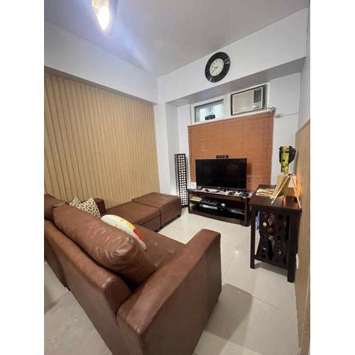 Cylos Place Eastwood Modern Condo Staycation
