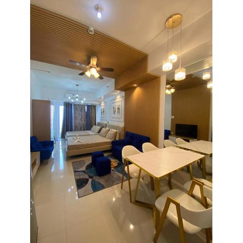 D Luckycharm staycation