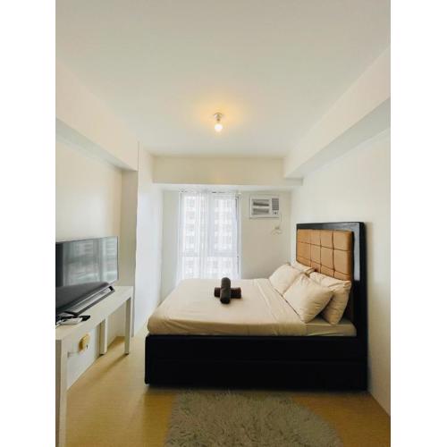 * *D2 Central Location Condo