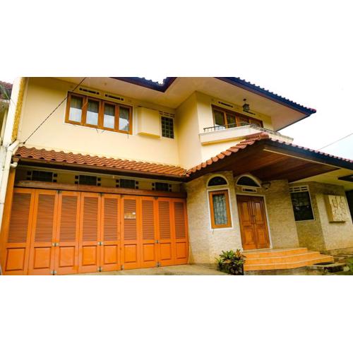 Dago Asri House (3 Bedrooms, 6 Pax, 500m2)