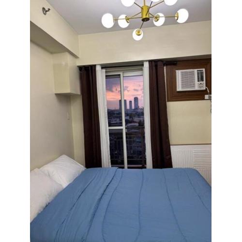 Dainty Den Z1223 - Cozy 1BR with Balcony Sunset View