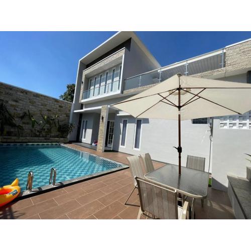 Daisha Villa - Batu (Private Pool)