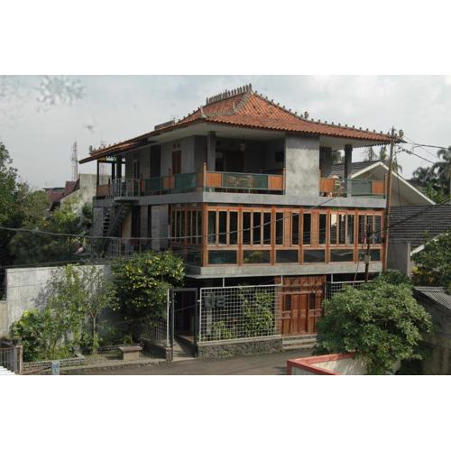 Dalem Arum (for women only)