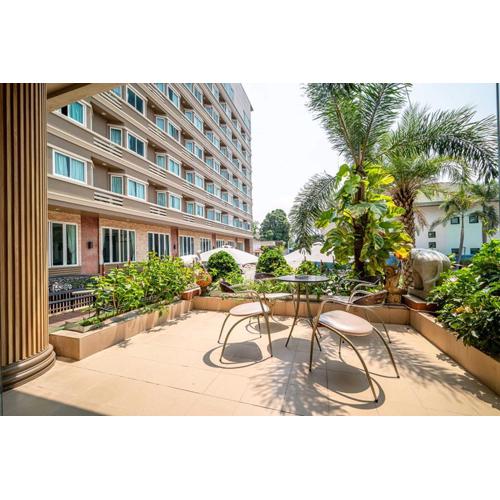 Dancenter Luxury Underwater World Pattaya