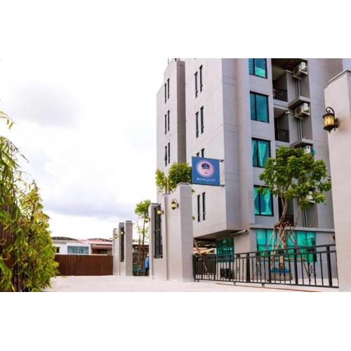 Dancenter Sukhumvit 107 Bangkok Hotel