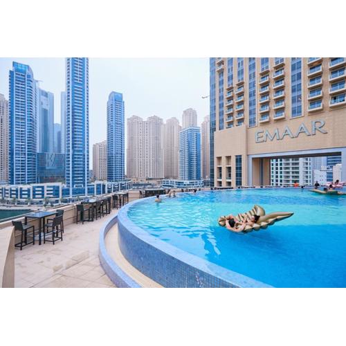 Daniels 1BR at JW Marriott with Dubai Marina View