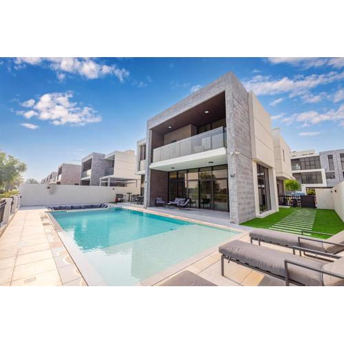 Daniels 5BR Villa with Private Pool at Damac Hills