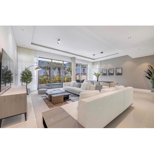 Daniels Golf Course 5BR Villa with Private Pool