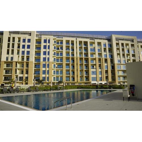 Daraqa - Modern 1BR Apartment in Peaceful Dubai Land
