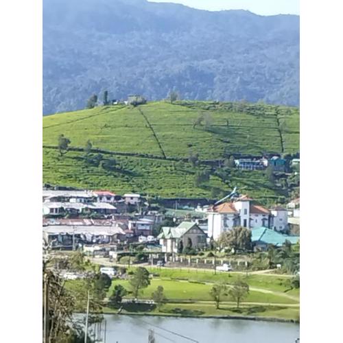 Dark Cool Villa Nuwaraeliya