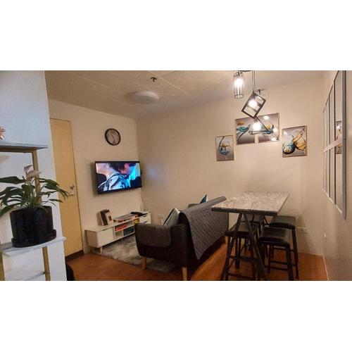 Davao Vacation Hub near Sasa ferry terminal with netflix,Wifi, pool access