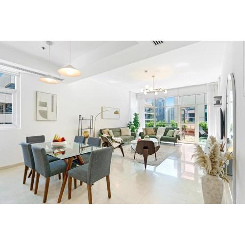 DAYF-ALI City's Heart Chic 1 BR Huge Terrace and Great Access