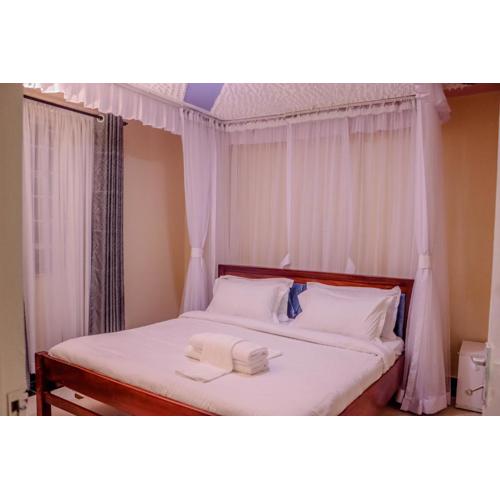 Dayo Suites and Hotel