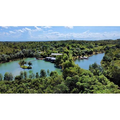 "D'BAMBOO KAMP" Desa Wisata Ekang