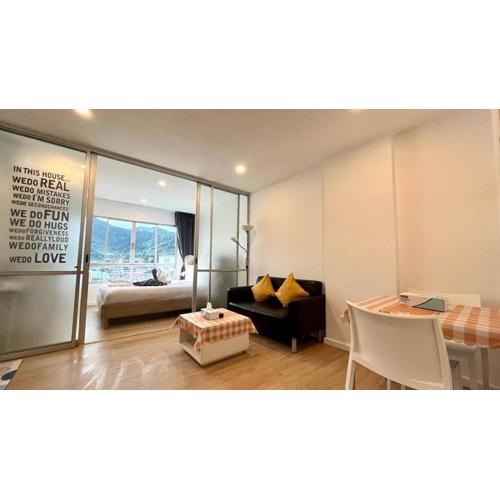 Dcondo Kathu - Top Floor 1 Bdr Condo with shared Pool