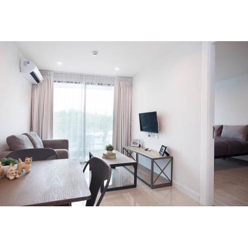 De Amber Bang Sarae by FunnyProperty