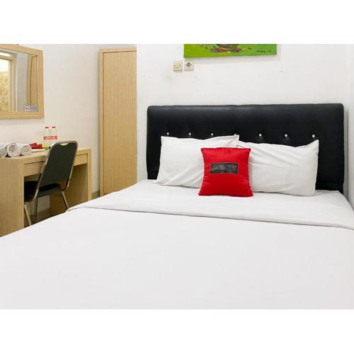 De Zity Syariah RedPartner Near Alun Alun Jember