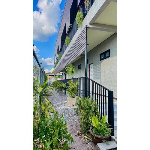 Dee Dee Apartments ChumPhae