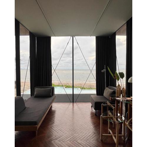 DEEPSPACE cabin on Quiet Beach