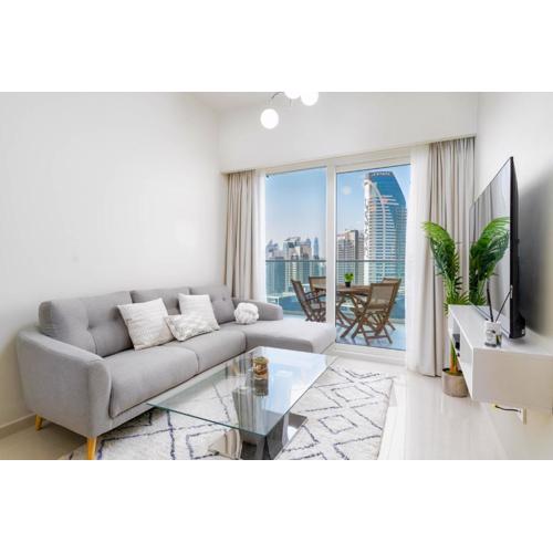 Delightful 2BR apartment at Reva Residences