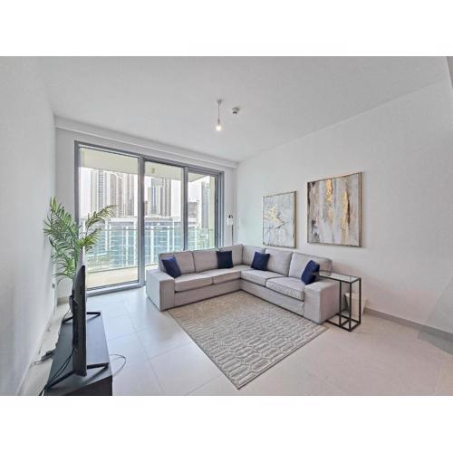 Deluxe 1-Bedroom in The Grand - Waterfront and Skyline Views