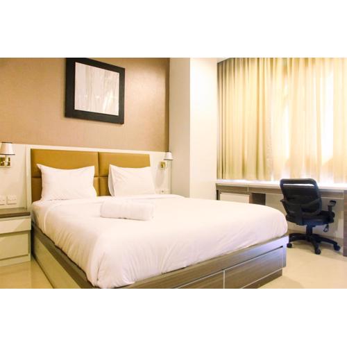 Deluxe and Modern Studio M Gold Tower Apartment By Travelio