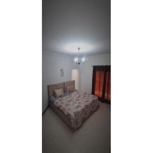 Deluxe Dubai private room bath with private balcony