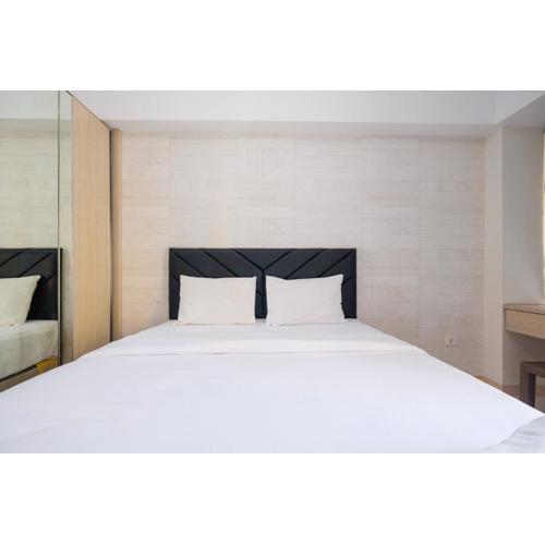 Deluxe Studio Apartment at Springlake Summarecon Bekasi By Travelio