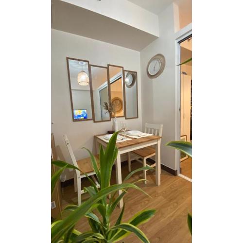 Den and Then City View, Karaoke, Private Balcony