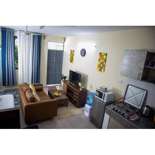 Derosa Studio Fig Tree Apartment