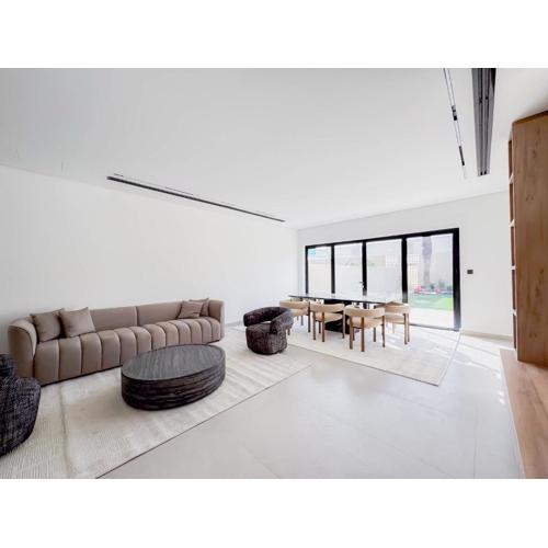 Designer Furnished Villa with Luxury Finishes in Springs 14