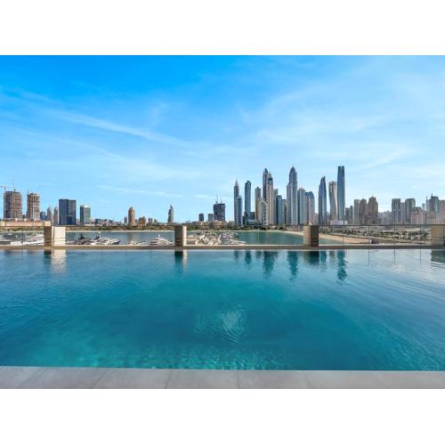 Designer Large 1 BR with Private Beach Infinity pool in Dubai Harbour