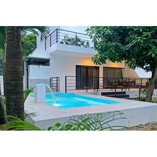 Designer Villa "Sunset Hills" with Pool