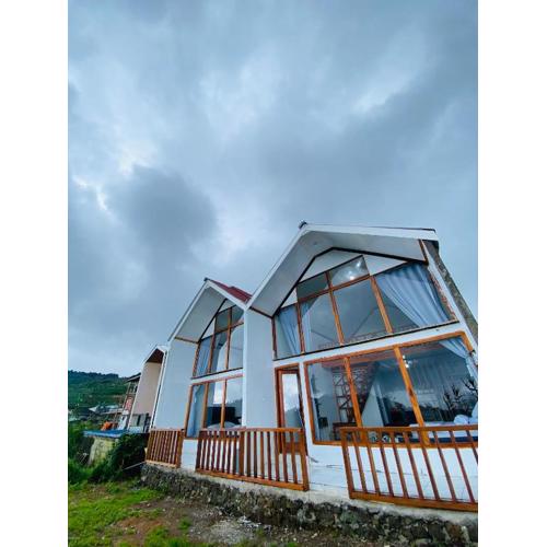 Dieng cabin atas awan